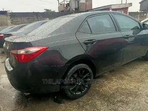 Toyota Corolla 2016 Black