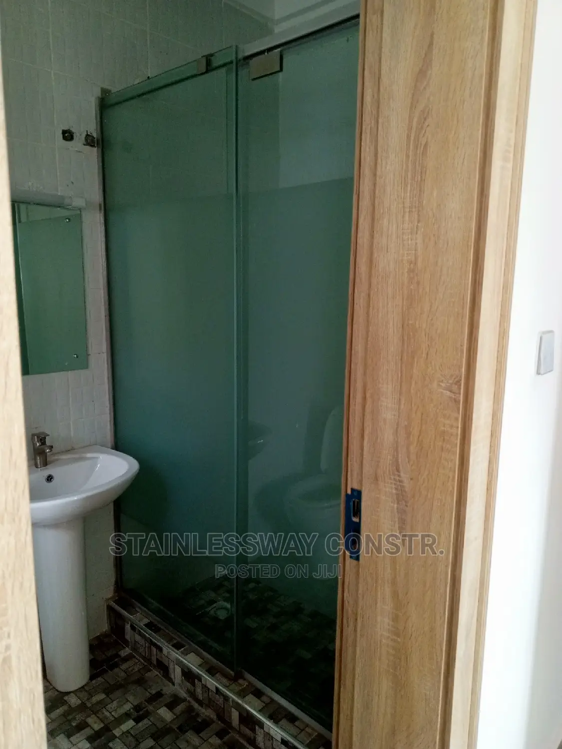 Shower Cubicle Cascade