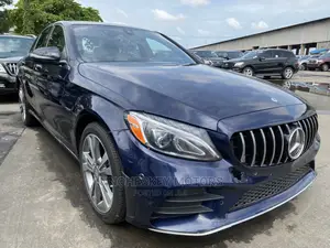 Mercedes-Benz C300 2016 Blue