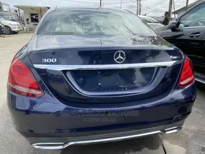 Mercedes-Benz C300 2016 Blue