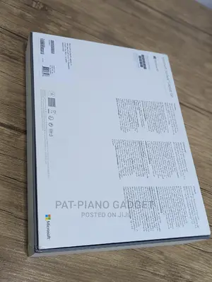 New Laptop Microsoft Surface Laptop Go 8GB Intel Core i5 SSD 256GB
