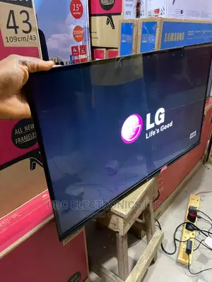 LG 32 Inches 12DC Adaptor Television