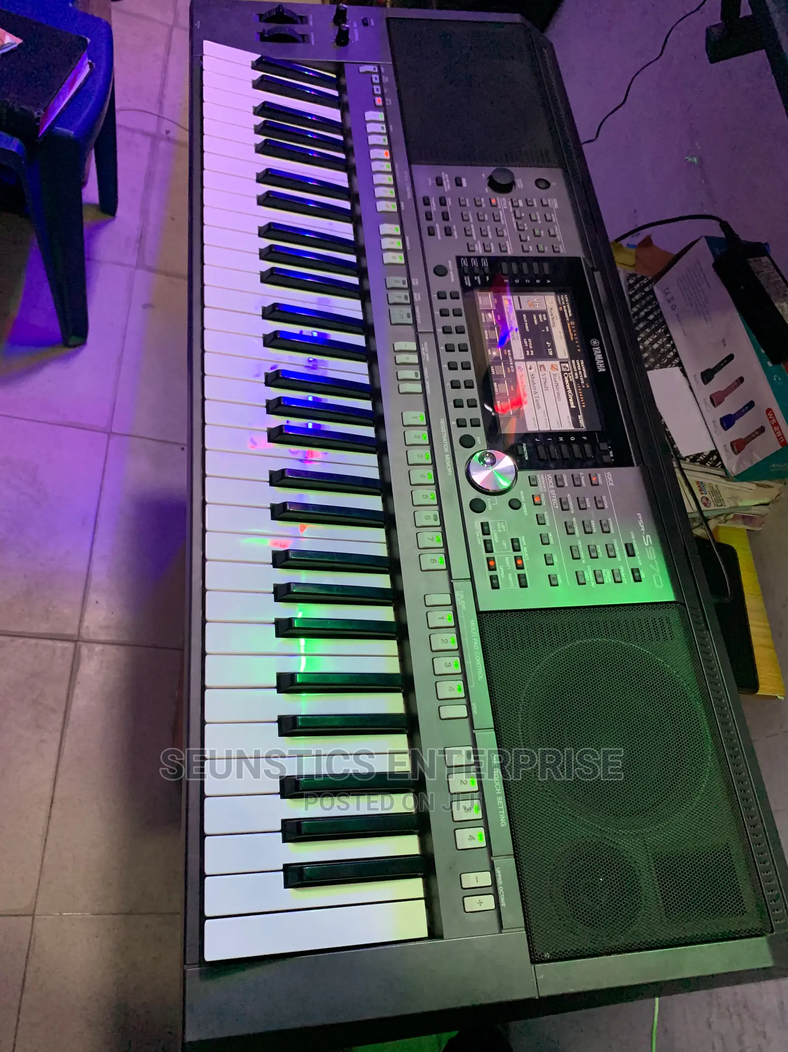 Quality Yamaha PSR S970 Keyboard/Piano