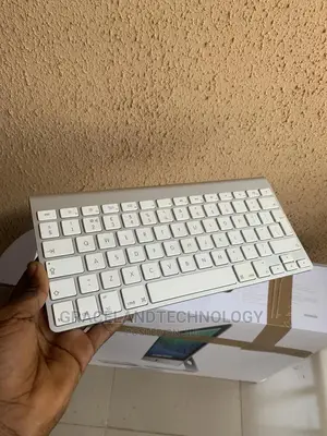 Apple Magic Keyboard 1