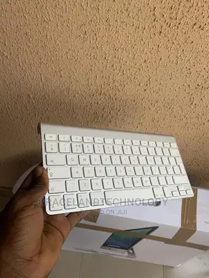 Apple Magic Keyboard 1