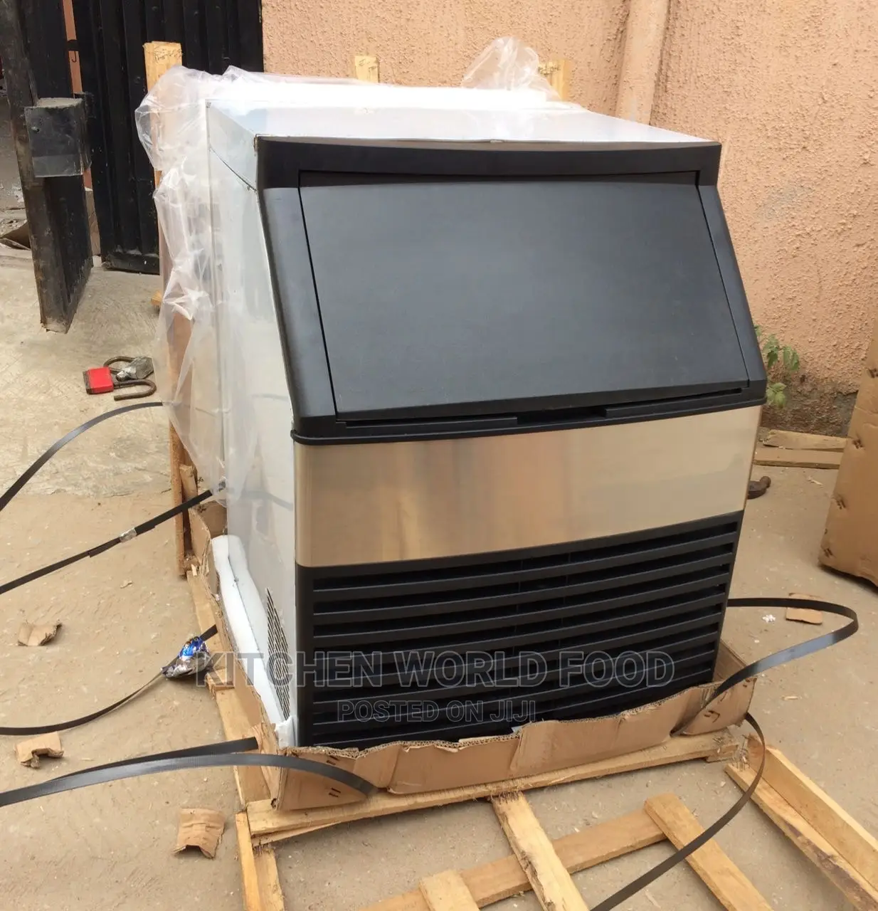 150kg Ice Cubes Maker