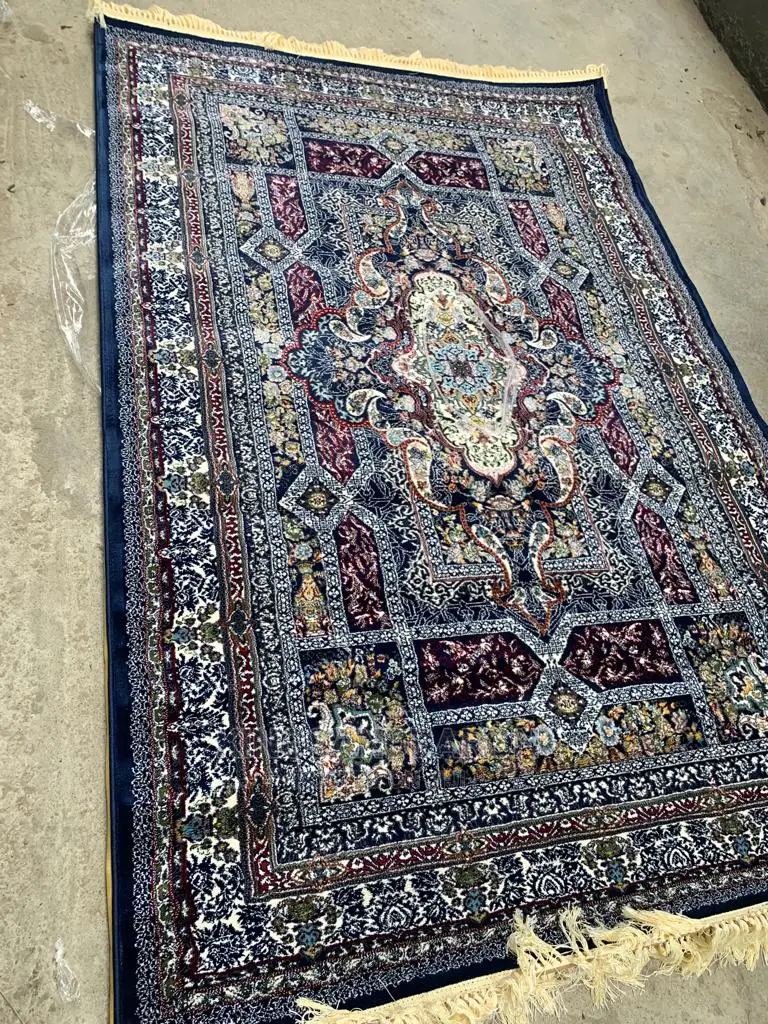 8*11fts Arabian Center Rug(7*10)