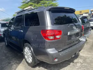 Toyota Sequoia 2017 Gray