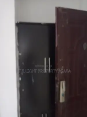 2bdrm Block of Flats in L.T.B Light, Oshimili South for rent