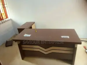 Executives Table and Chair