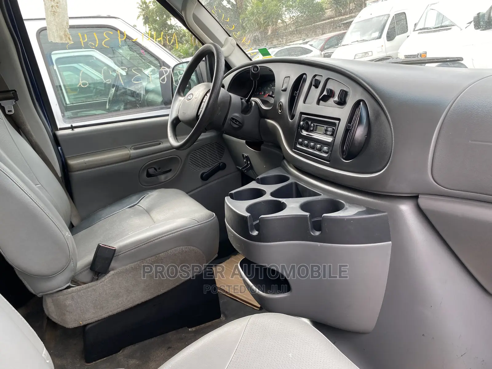 Ford E250 2006 Blue