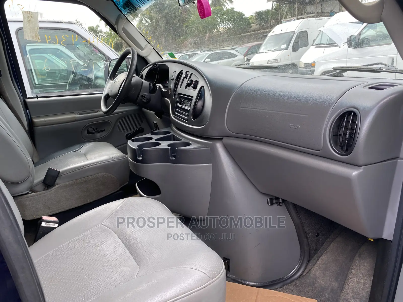 Ford E250 2006 Blue