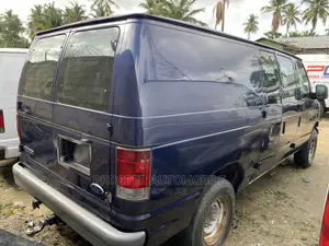 Ford E250 2006 Blue