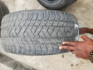 275/40r20 Grade One Tokunbo Tyre