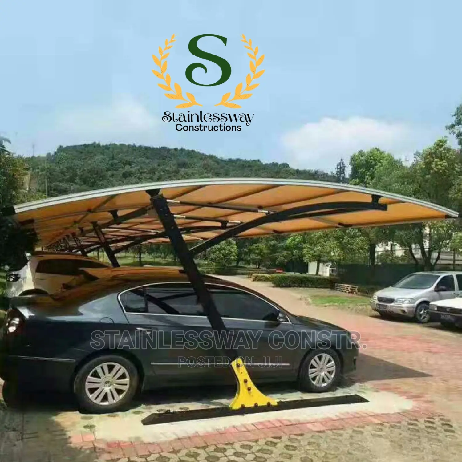 Le R2A Foreign Carport