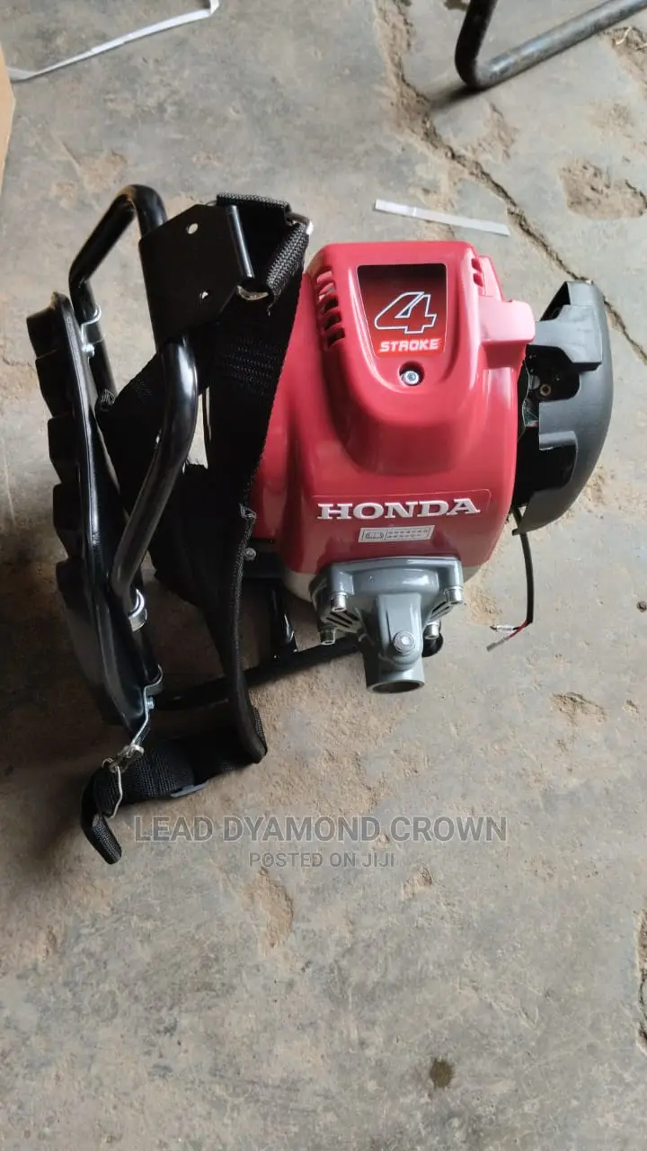 Weeding Machine/Brush Cutter ( 4 Strokes Engine)