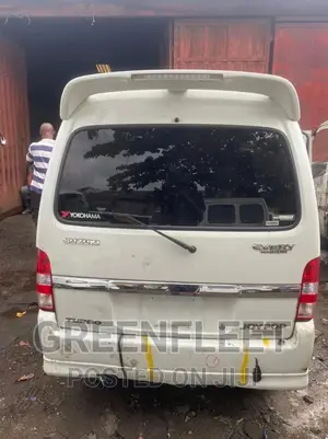 Suzuki Every 2010 White