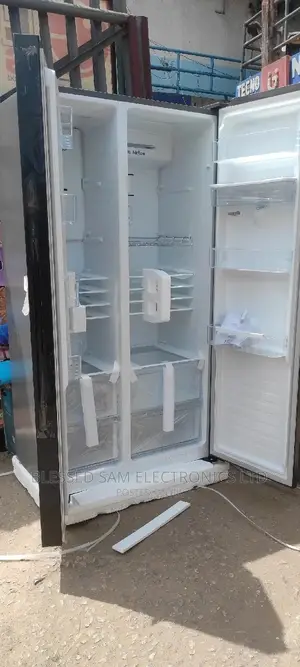 Hisense Fridge 529l Inverter Twin Glass Door Dispenser