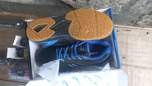 Yasaka Squah and Tennis Shoe X560
