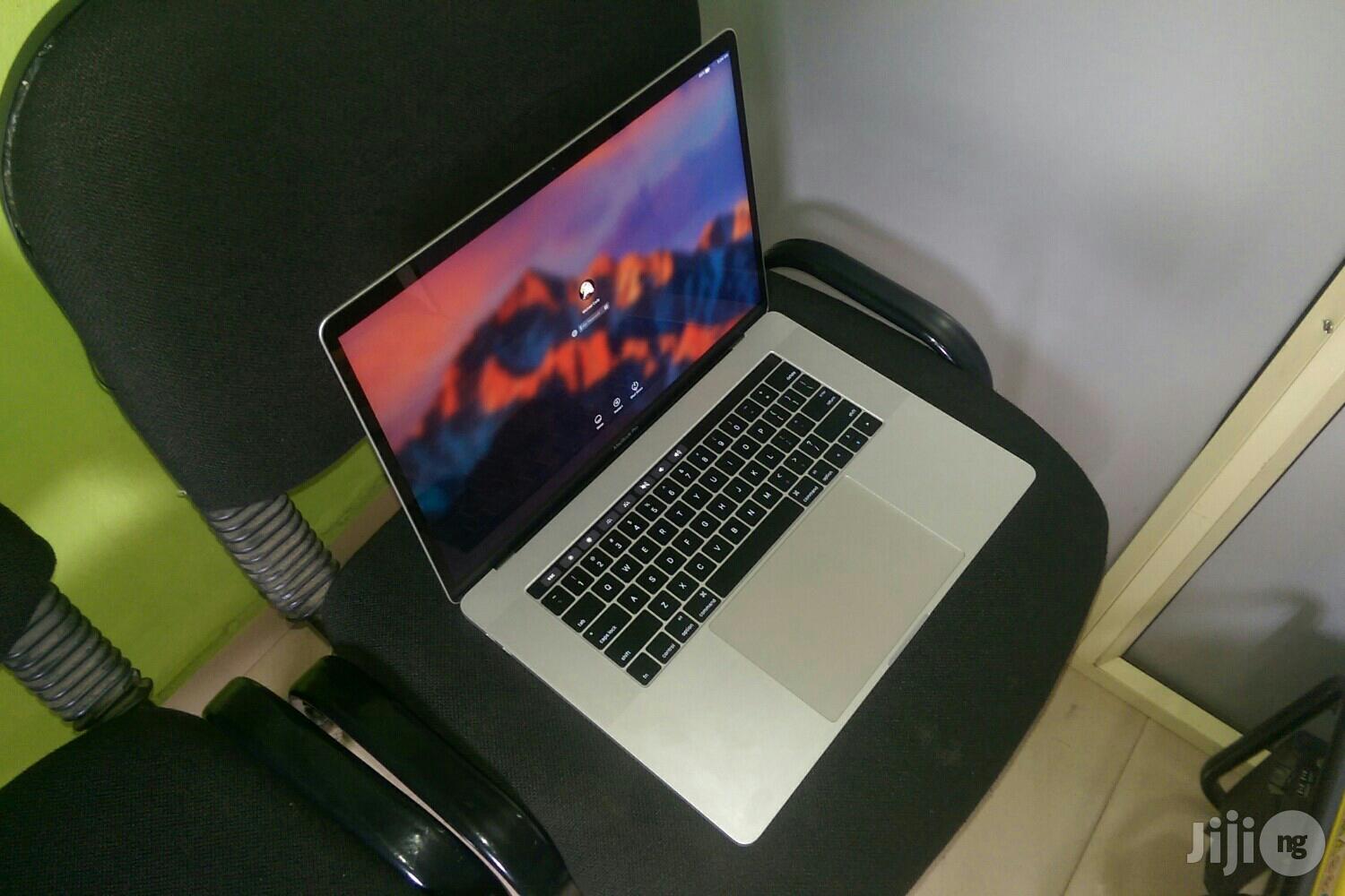Laptop Apple MacBook Pro 16GB Intel Core I7 SSD 512GB