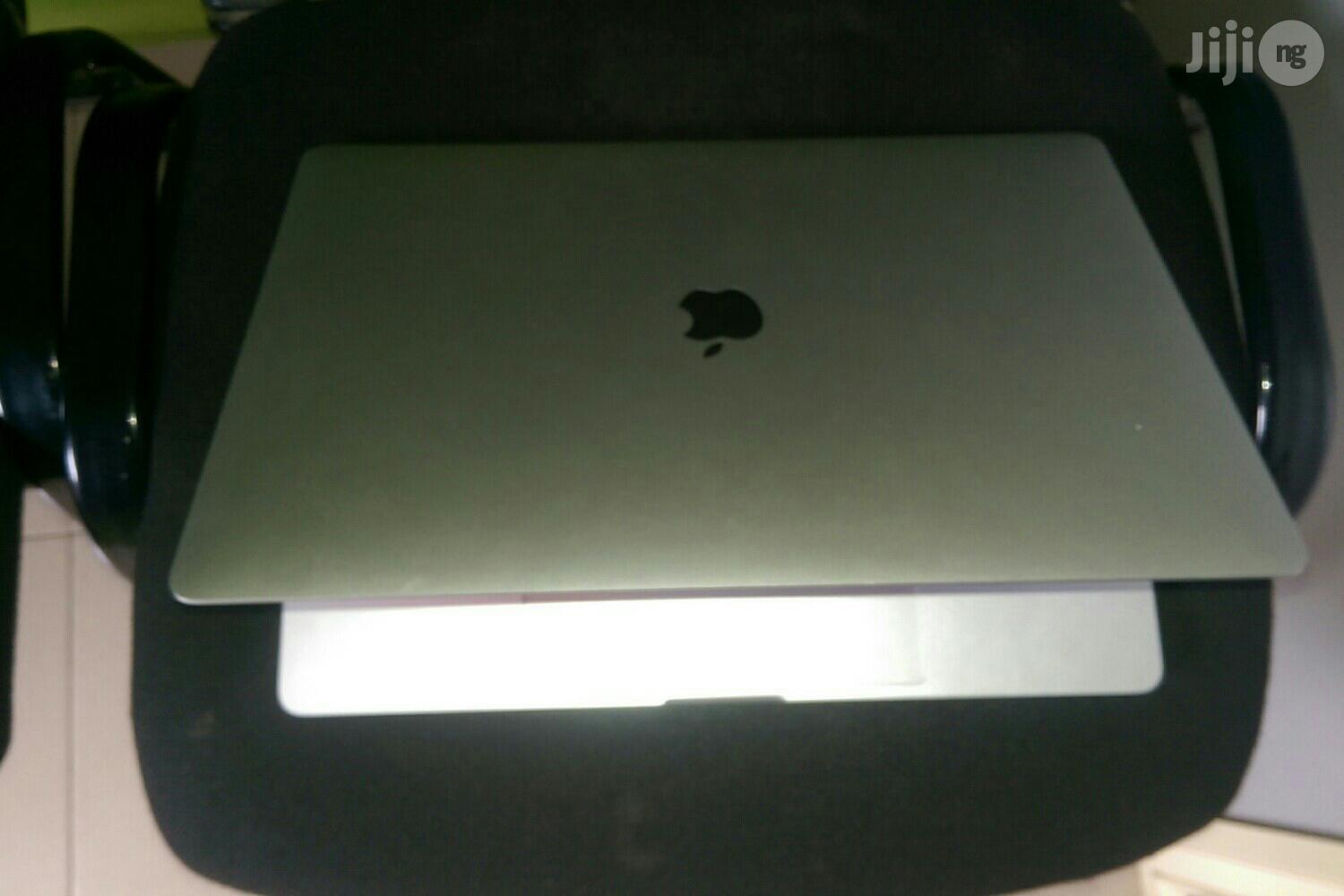 Laptop Apple MacBook Pro 16GB Intel Core I7 SSD 512GB