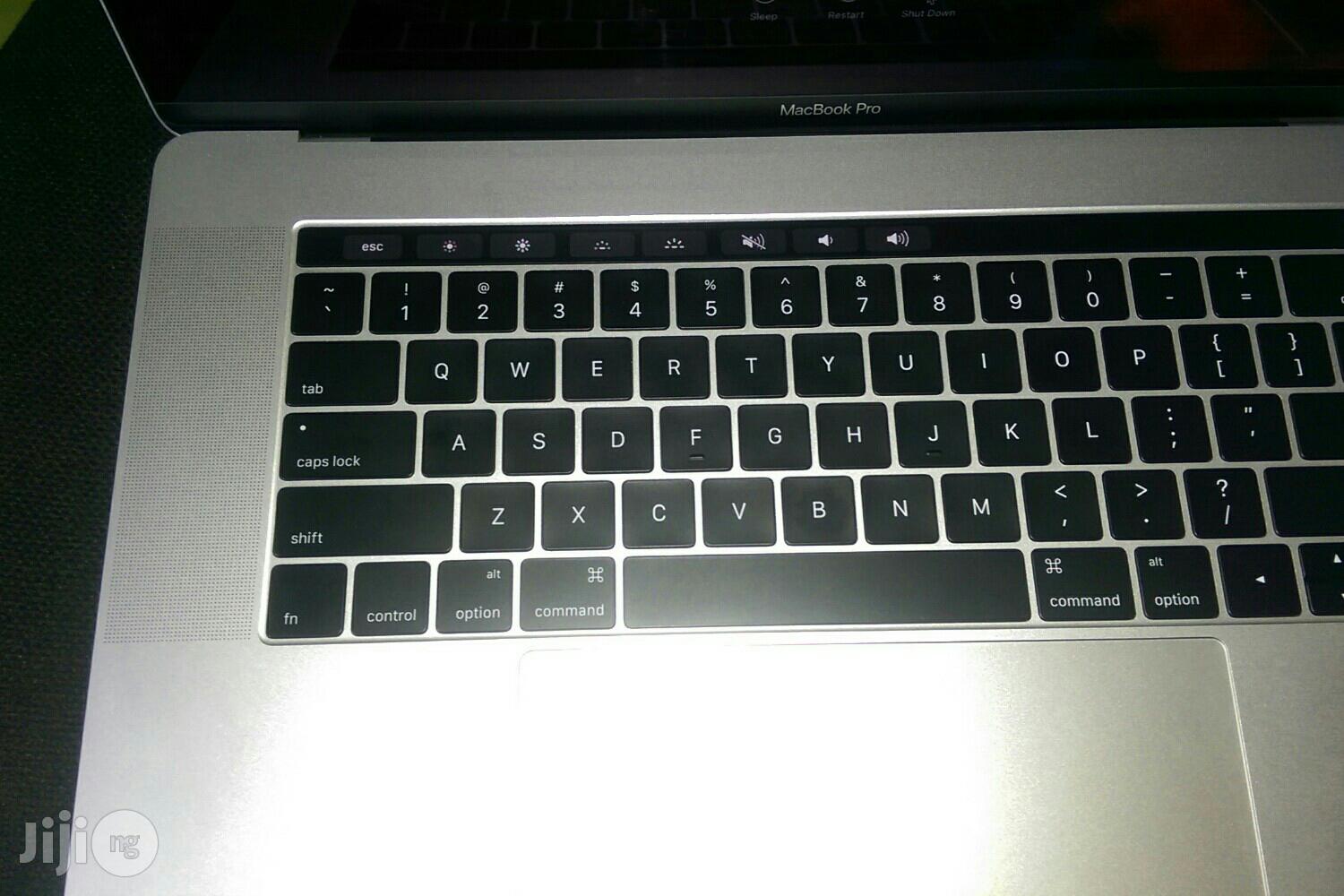 Laptop Apple MacBook Pro 16GB Intel Core I7 SSD 512GB