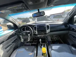 Toyota Tacoma Double Cab V6 Automatic 2012 Silver