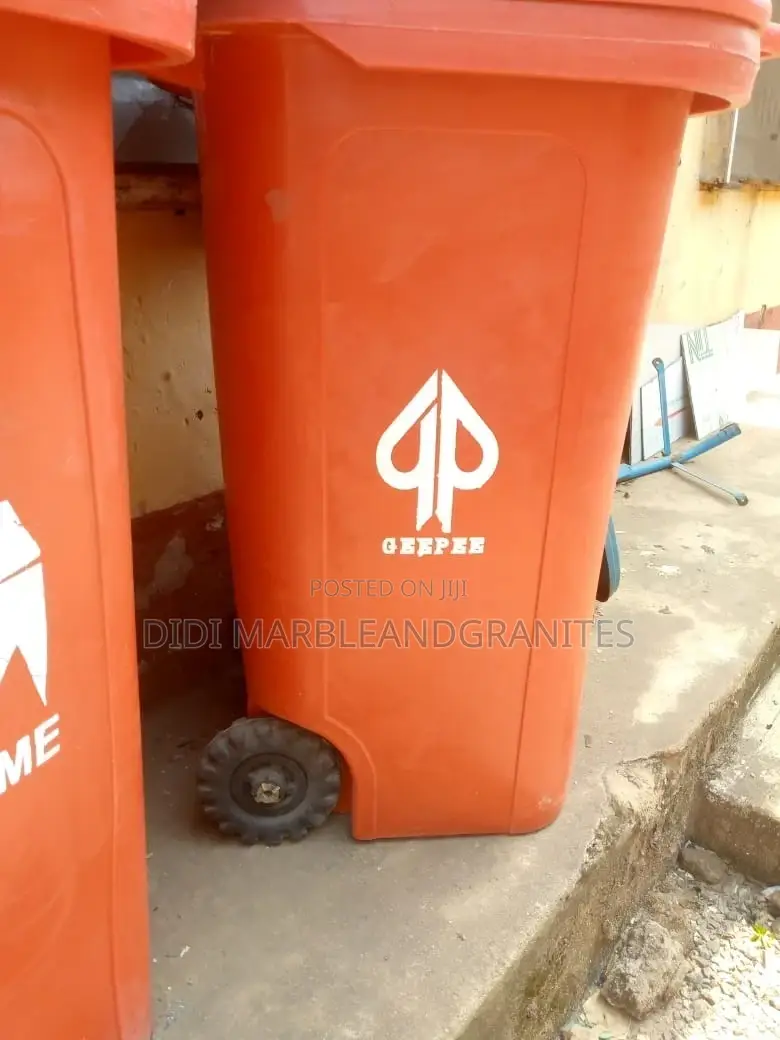 Waste Bin ( Happy Family)