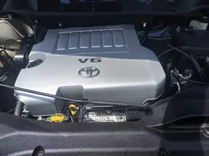 Toyota Venza AWD 2012 Gold