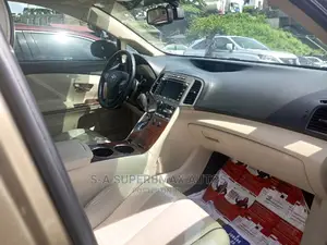 Toyota Venza AWD 2012 Gold