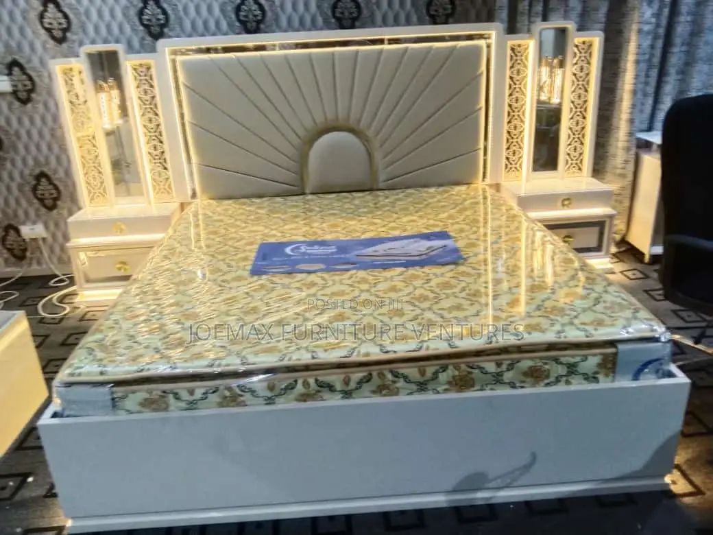 Executive Turkish Bed With Dressing Mirror.