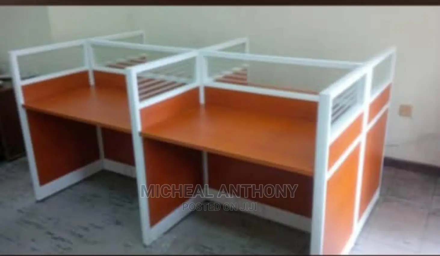 High Quality Wall Station Four Sitters