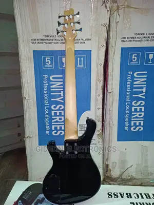 Mackie 6strings Bass Guitar
