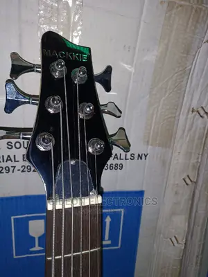 Mackie 6strings Bass Guitar