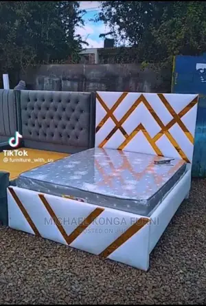 Quality 4.5 X 6ft High Back Rest Padded Bedframe.