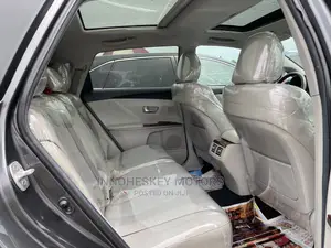 Toyota Venza V6 AWD 2011 Gray