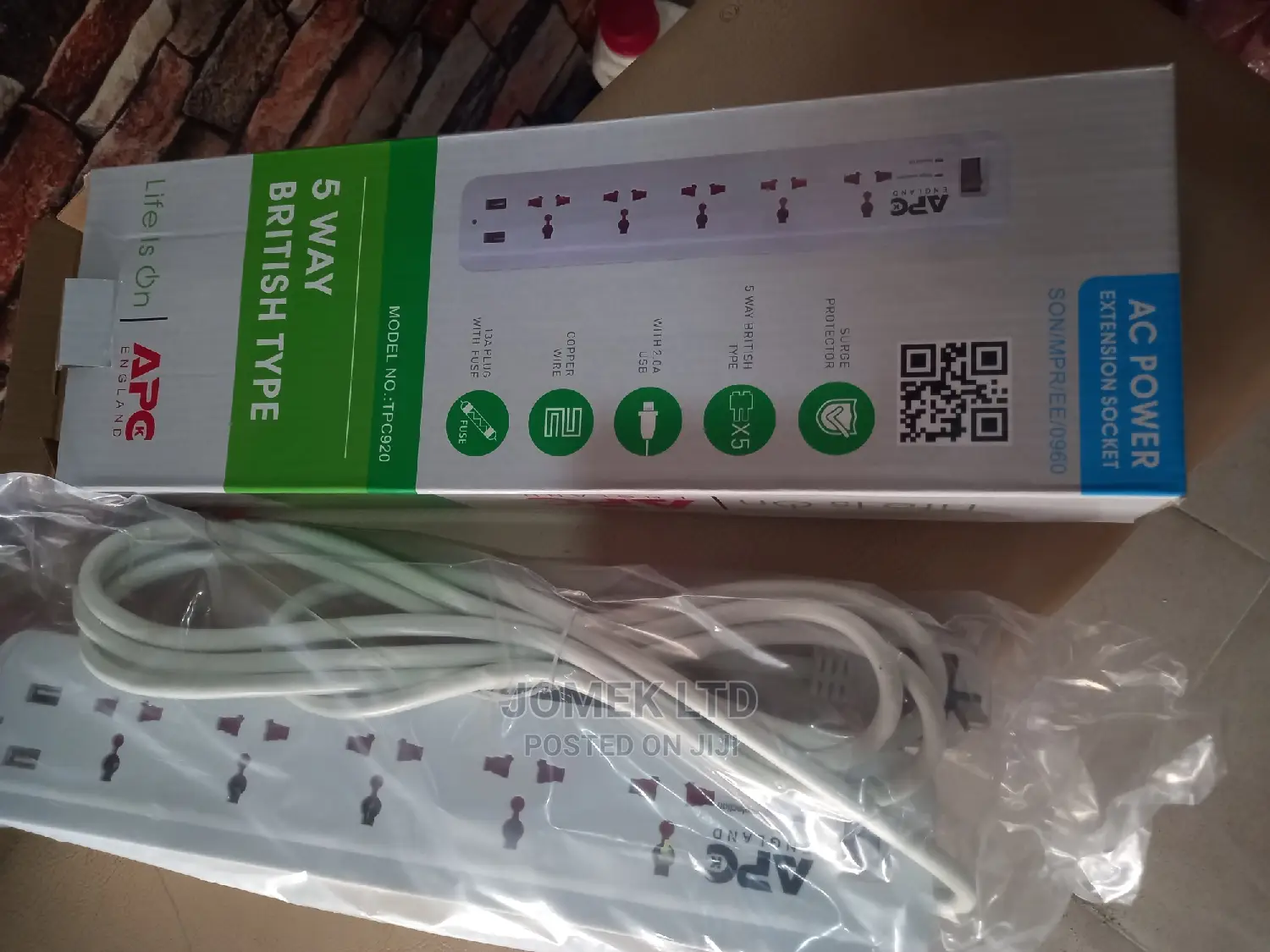 APC Surge Extension Box – Pm5-Uk-White