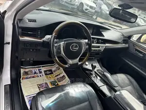 Lexus ES 350 FWD 2014 White