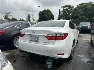 Lexus ES 350 FWD 2014 White