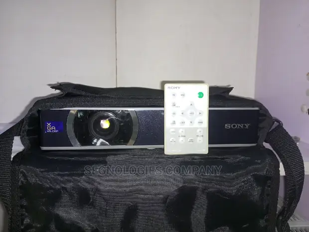 SONY VPL-CX21 プロジェクター Amazon.com: Sony VPL-CX21 3LCD Portable Projector XGA 1080i