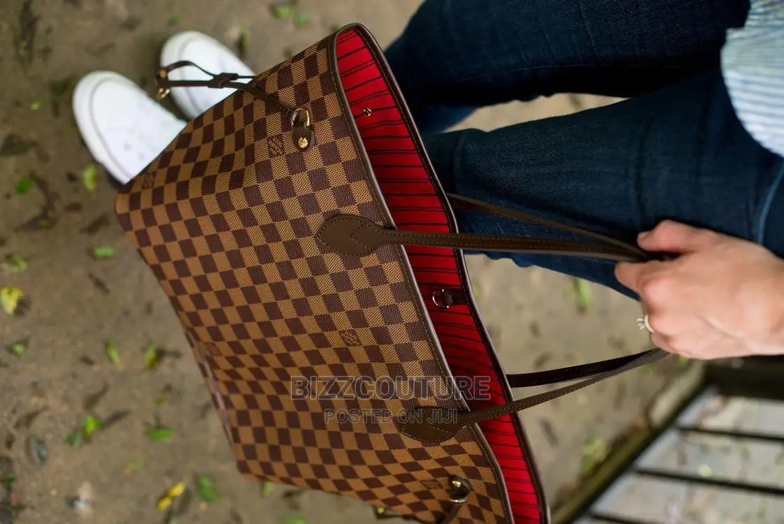 Original LOUIS VUITTON Shoulder Bagx Available in Store