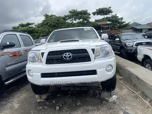 Toyota Tacoma 2010 White