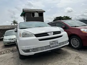 Toyota Sienna LE AWD 2005 White