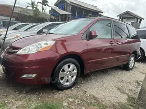 Toyota Sienna LE 2009 Burgundy