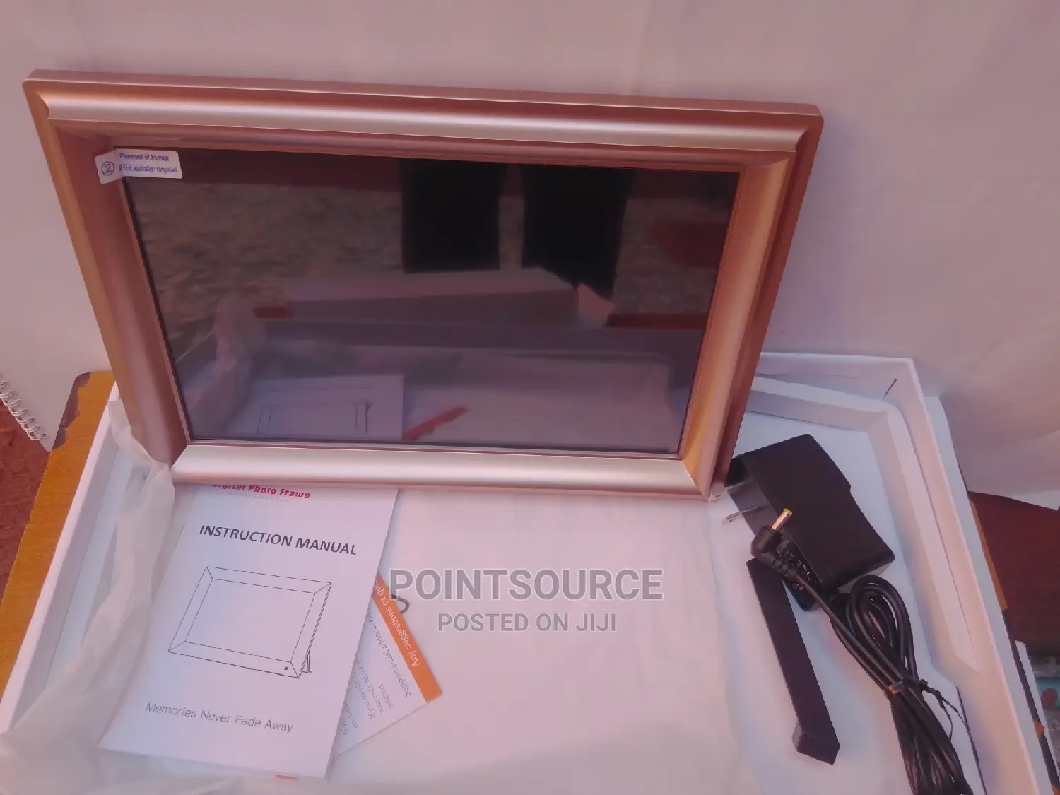 10.1 Inch Touchscreen Wifi Digital Photo Frame