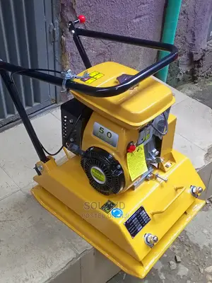 C 90 Powerful Plate Compactor