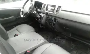 Toyota HiAce 2012 White