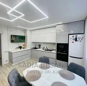 Exquisite Kitchen Cabinet Design With Accessories