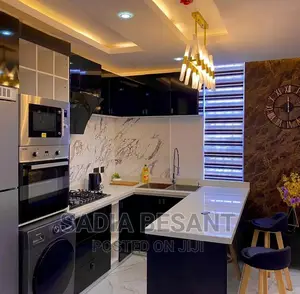 Luxury Kitchen Cabinet Design With Accessories