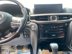 Lexus LX 2019 Silver